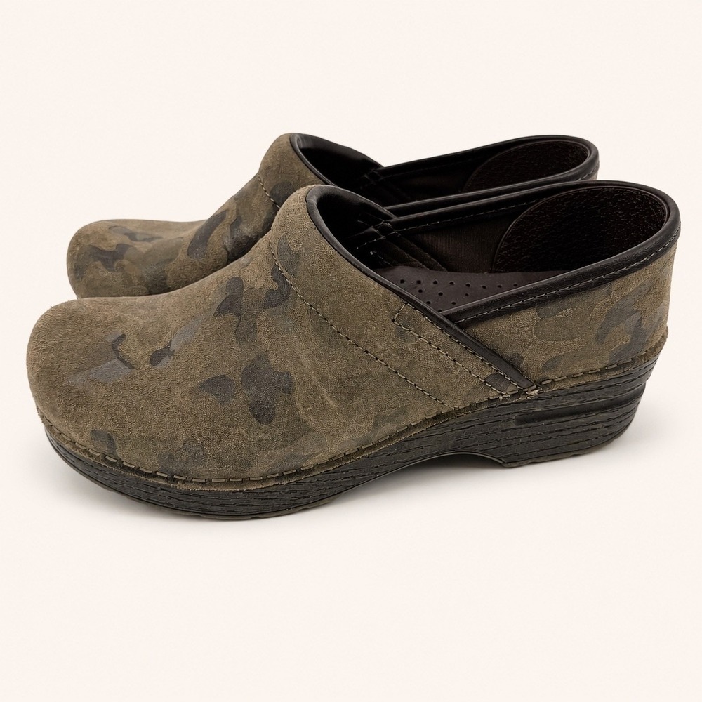 Dansko Women EU 38 US 6.5-7 Professional Clogs Camo Suede Comfort Support Nurse